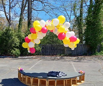 Small Garland Style Arch 2