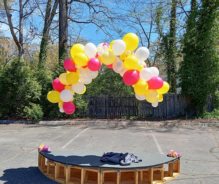 Small Garland Style Arch 2