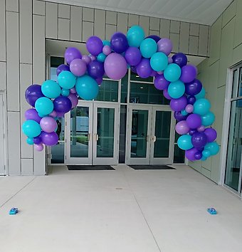 Peeler-Hampton Elementary School Garland Style Arch