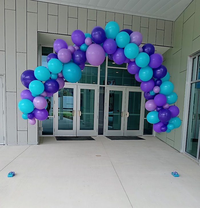 Peeler-Hampton Elementary School Garland Style Arch