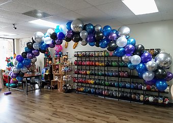 Large Garland Style Arch