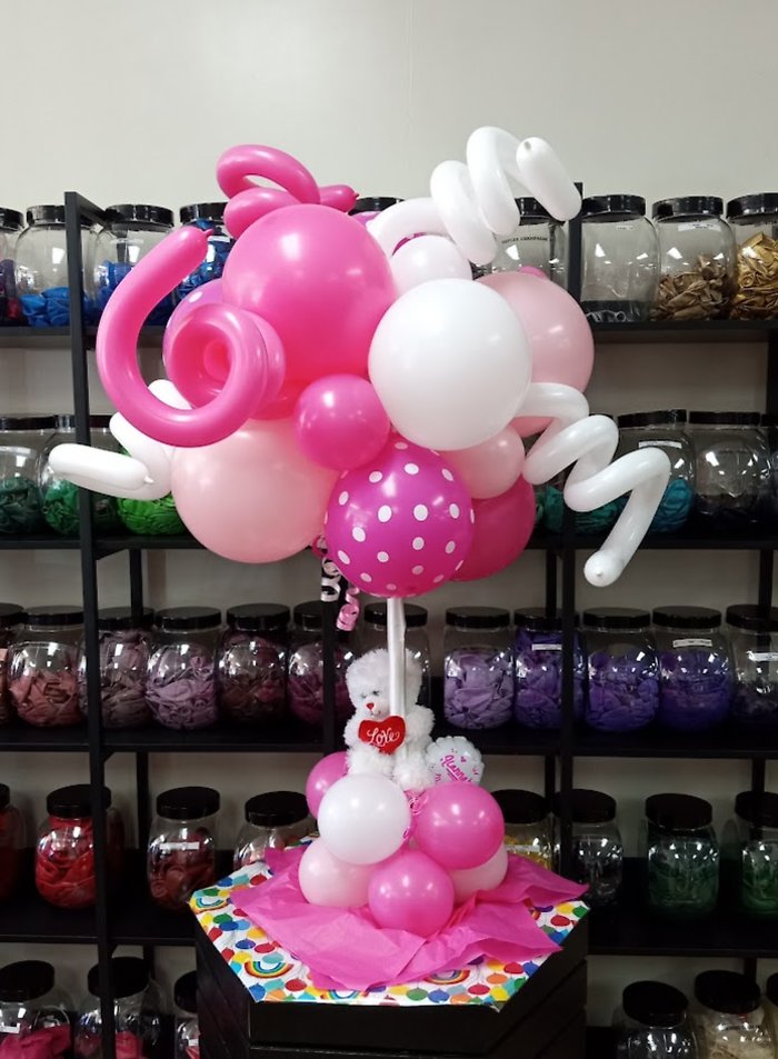 Bear Balloon Centerpiece w/ Curlies