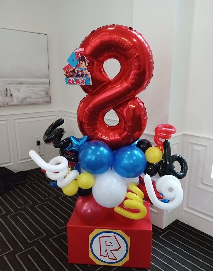 8th Birthday Balloon Mini Marquee