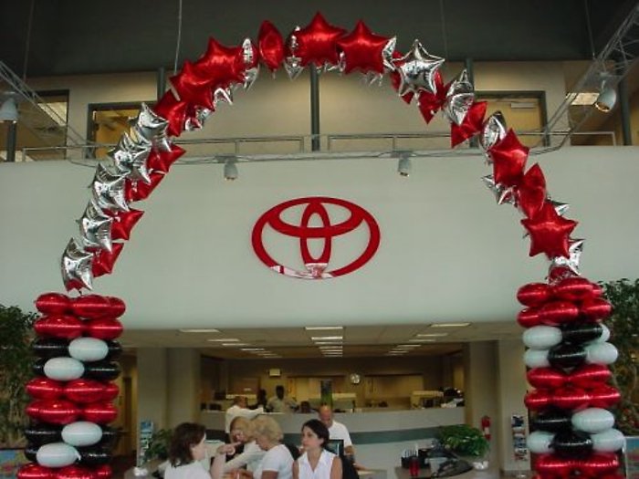 Toyota Mylar Columns and Arch