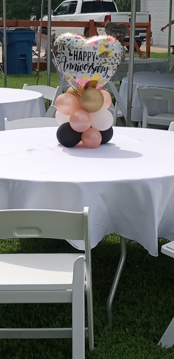 Balloon Centerpiece w/ Mylar Topper