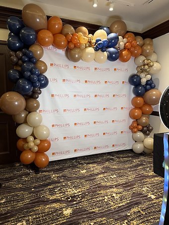 Balloon Garland on Step and Repeat