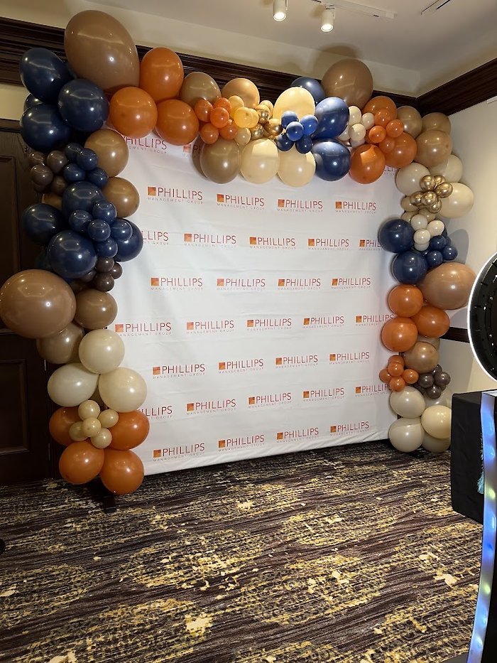 Balloon Garland on Step and Repeat