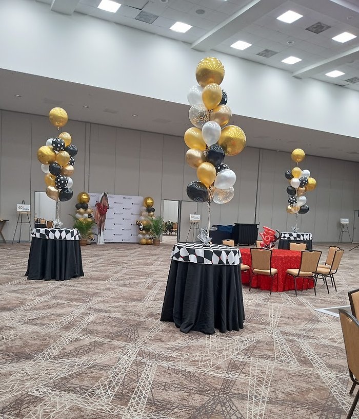 Table Balloon Bouquets and Columns