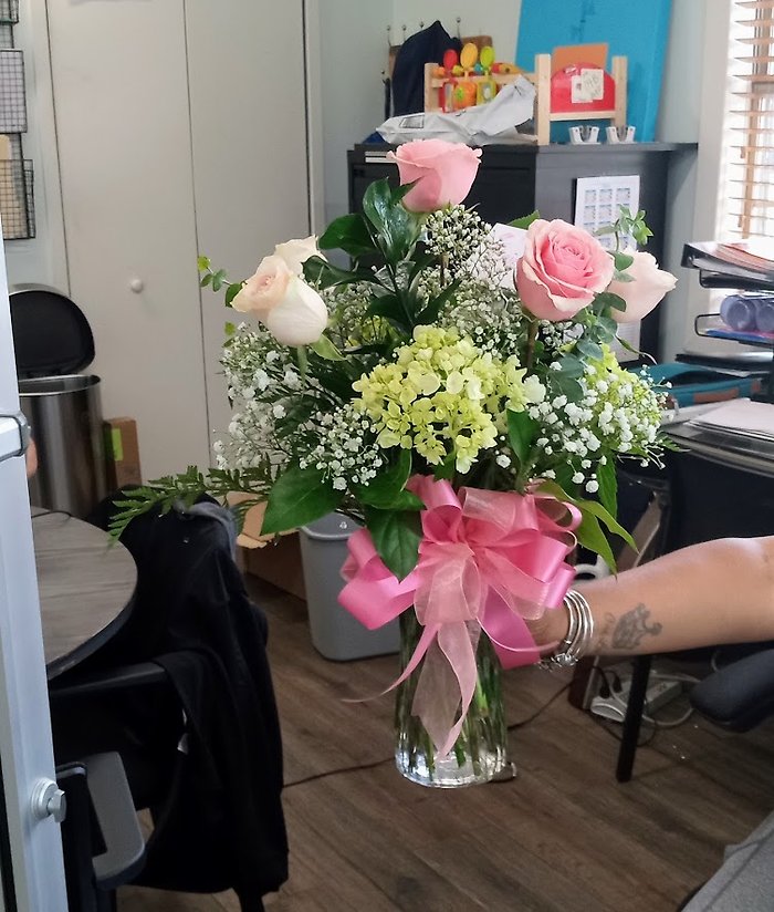 Half Dozen Roses w/ Hydrangea- You Choose Color