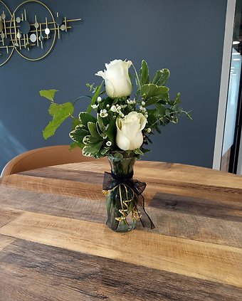 Simple Rose Centerpiece