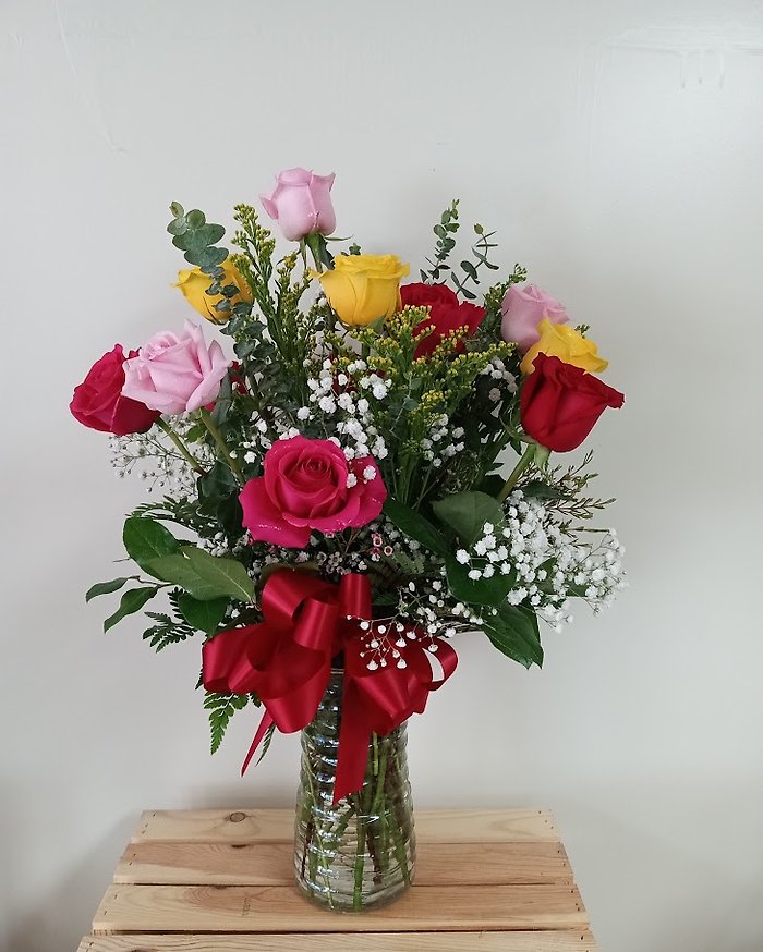 1 Dozen Mixed Roses