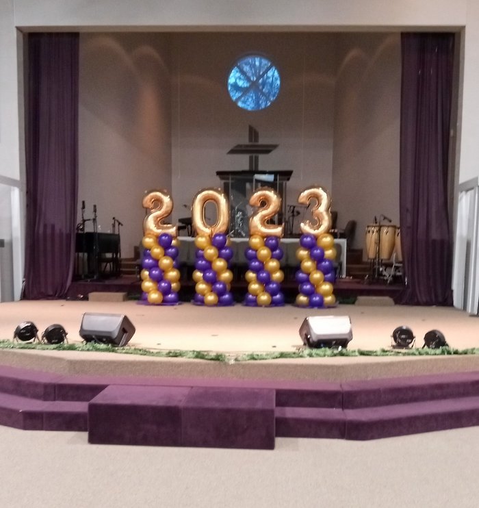 Short Columns w/ Megaloon Number Toppers